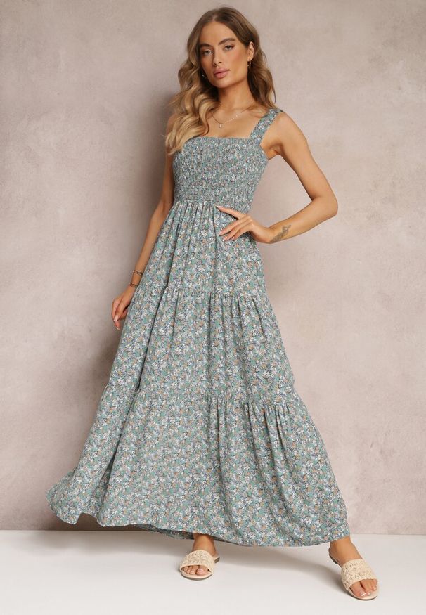 Renee - Jasnoniebieska Rozkloszowana Sukienka w Kwiaty na Ramiączkach Malaisia. Okazja: na spacer. Kolor: niebieski. Długość rękawa: na ramiączkach. Wzór: kwiaty. Sezon: wiosna, lato. Styl: elegancki