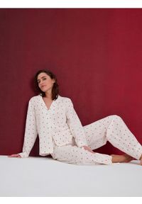 Sinsay - Piżama dwuczęściowa z domieszką wiskozy - kremowy. Kolor: kremowy. Materiał: wiskoza #1