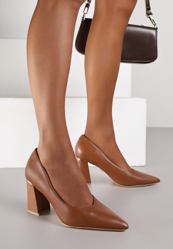 Renee - Brązowe Czółenka Vices na Geometrycznym Słupku ze Skórzaną Wkładką Modvire. Okazja: na co dzień. Kolor: brązowy. Materiał: skóra. Wzór: geometria. Obcas: na słupku. Styl: casual