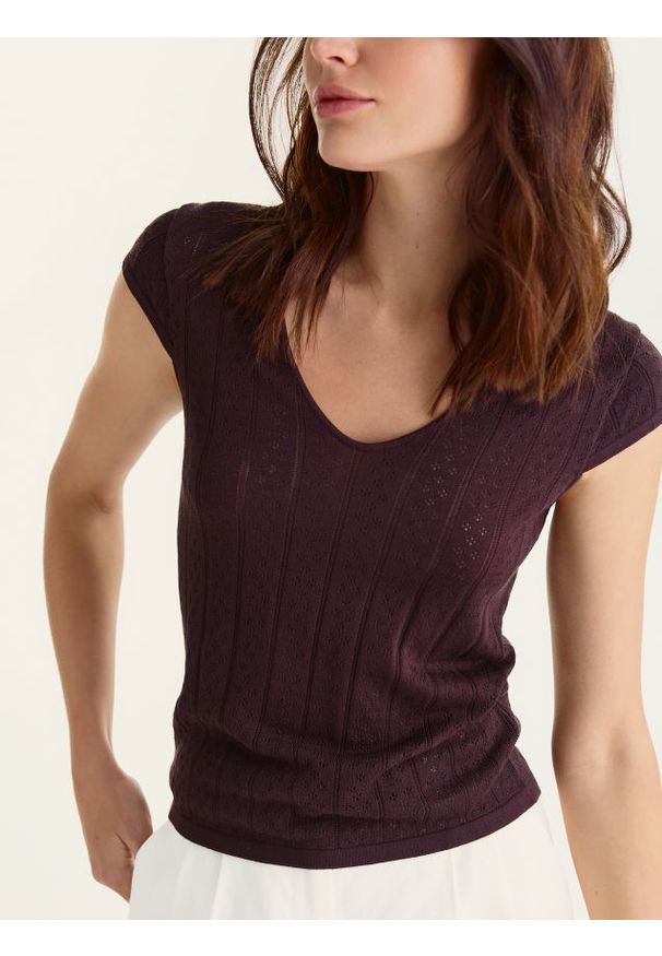 Reserved - T-shirt z modalem - ciemnobrązowy. Kolor: brązowy. Materiał: bawełna