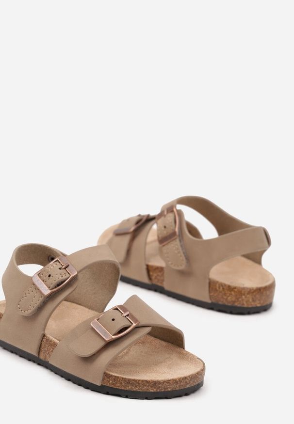 Born2be - Beżowe Sandały z Korkową Podeszwą Zapinane na Sprzączki Gavilia. Zapięcie: sprzączka. Kolor: beżowy. Sezon: lato. Styl: elegancki