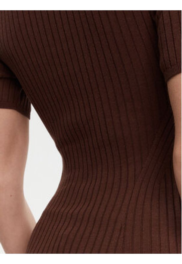 Herskind Sukienka dzianinowa Toffee 5536106 Brązowy Regular Fit. Kolor: brązowy. Materiał: syntetyk