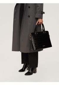 Kazar - Elegancka torebka z tłoczonej lakierowanej skóry. Kolor: czarny. Materiał: lakierowane, skórzane, z tłoczeniem. Styl: elegancki #2