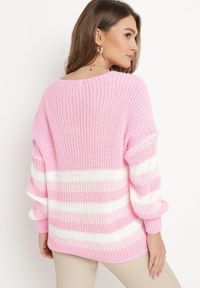 Born2be - Różowy Luźny Sweter w Paski Onortte. Kolor: różowy. Wzór: paski. Styl: klasyczny #4