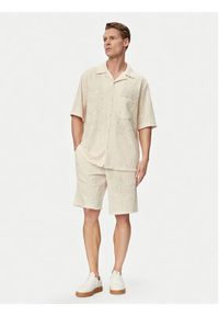 Guess Szorty sportowe F6GD03 kremKG362 Kremowy Regular Fit. Kolor: kremowy. Materiał: bawełna. Styl: sportowy #2