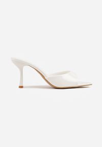 Renee - Białe Klapki Peep Toe na Szpilce ze Szpiczastym Noskiem Arinatia. Okazja: na co dzień, na imprezę. Nosek buta: otwarty. Kolor: biały. Sezon: lato. Obcas: na szpilce. Styl: casual, elegancki. Wysokość obcasa: średni #4