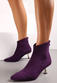 Renee - Fioletowe Botki na Klepsydrowym Metalicznym Obcasie Lectorra. Okazja: na co dzień, na spacer. Kolor: fioletowy. Materiał: jeans. Obcas: na obcasie. Styl: casual, klasyczny. Wysokość obcasa: średni #5
