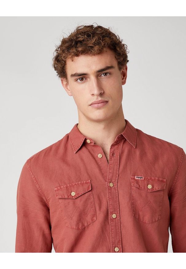 Wrangler - KOSZULA MĘSKA WRANGLER LS 2PKT FLAP SHIRT BARN RED W5A5LOXER 112130061