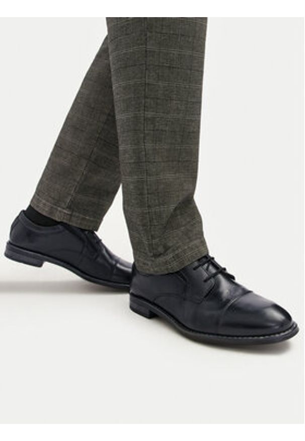 Bugatti Półbuty 311-AO501-4000 Czarny. Kolor: czarny. Materiał: skóra