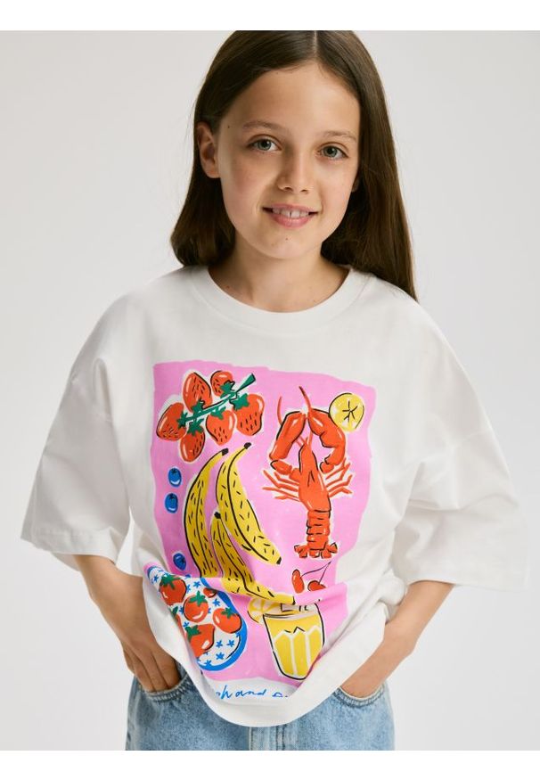 Reserved - Luźny t-shirt z nadrukiem - wielobarwny. Materiał: bawełna. Wzór: nadruk