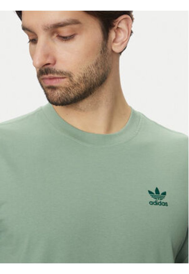 Adidas - adidas T-Shirt Trefoil Essentials JC9993 Zielony Regular Fit. Kolor: zielony. Materiał: bawełna
