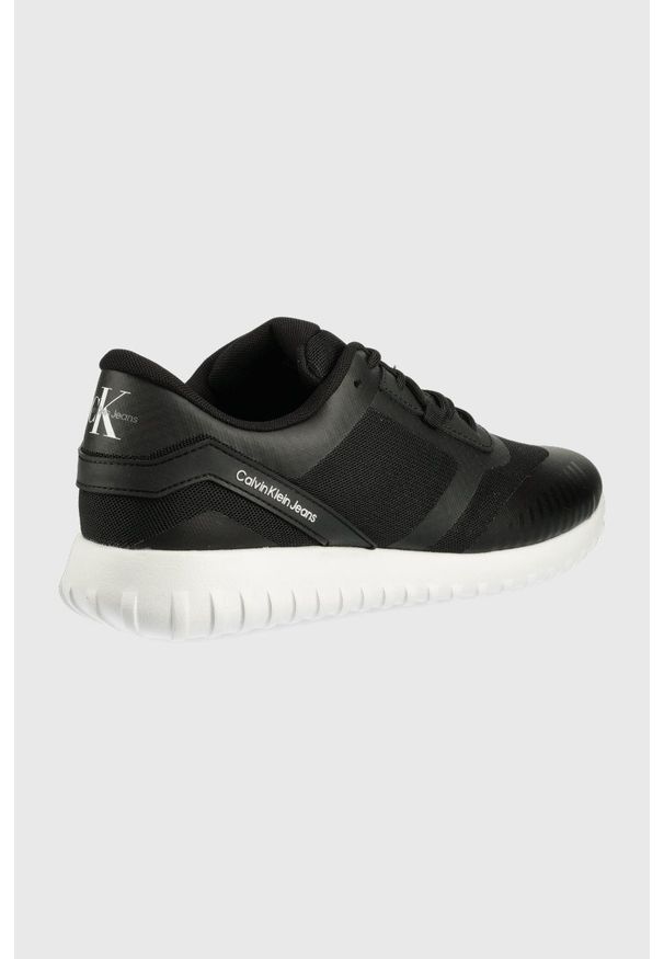 Calvin Klein Jeans sneakersy kolor czarny. Nosek buta: okrągły. Zapięcie: sznurówki. Kolor: czarny. Materiał: materiał, guma