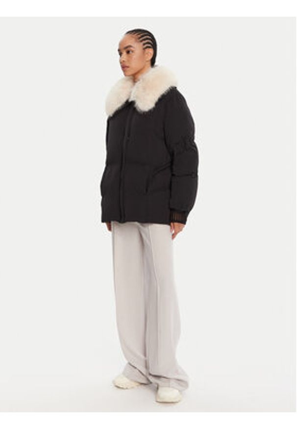 Patrizia Pepe Kurtka zimowa 8O0194 A629 Czarny Regular Fit. Kolor: czarny. Materiał: syntetyk. Sezon: zima