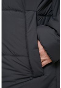 Jack Wolfskin kurtka sportowa kolor czarny. Kolor: czarny. Materiał: syntetyk, poliester, włókno, materiał. Sezon: zima. Styl: sportowy #3