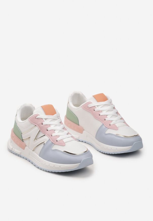 Born2be - Biało-Niebieskie Sznurowane Sneakersy z Siateczkowymi Wstawkami Garnela. Nosek buta: okrągły. Kolor: biały. Materiał: materiał. Obcas: na obcasie. Wysokość obcasa: niski