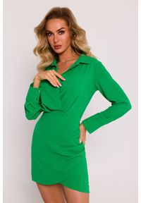 MOE - Sukienka mini kopertowy dekolt i kołnierzyk zielona. Typ kołnierza: dekolt kopertowy. Kolor: zielony. Typ sukienki: kopertowe. Styl: elegancki. Długość: mini #1