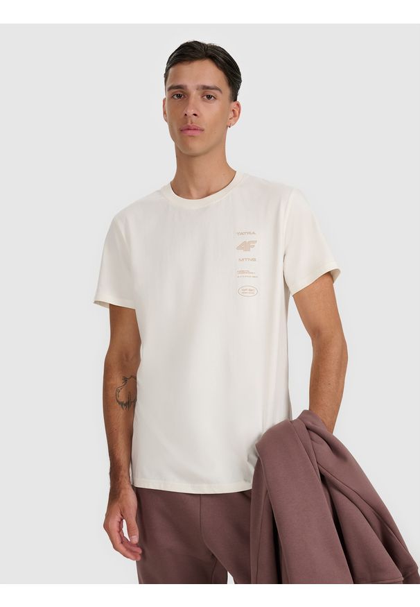 4f - 4F T-shirt regular z nadrukiem męski - beżowy S. Okazja: na co dzień. Kolor: beżowy. Materiał: bawełna. Długość: długie. Wzór: nadruk. Styl: casual