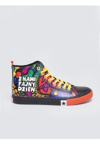 Big-Star - Trampki wysokie ze skóry ekologicznej z nadrukiem WOśP czarne TT174402 906. Okazja: na spacer. Zapięcie: pasek. Kolor: czarny. Materiał: skóra ekologiczna. Wzór: nadruk. Styl: klasyczny #1