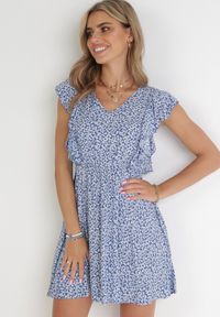 Born2be - Niebieska Sukienka Neamelia. Typ kołnierza: dekolt w serek. Kolor: niebieski. Materiał: wiskoza. Długość rękawa: bez rękawów. Wzór: kwiaty, nadruk. Sezon: lato. Styl: klasyczny #6