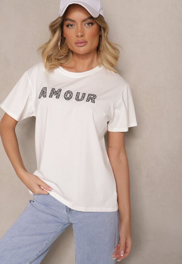 Renee - Biały Bawełniany T-shirt z Napisem z Cekinami Marivinna. Okazja: na co dzień. Kolor: biały. Materiał: bawełna. Wzór: napisy. Styl: casual, klasyczny, elegancki