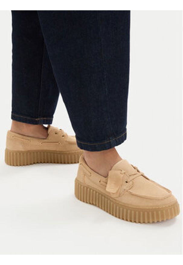 Clarks Półbuty Torhill Boat 26186301 Beżowy. Kolor: beżowy. Materiał: skóra, zamsz