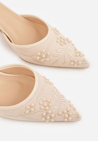 Born2be - Beżowe Sandały na Szpilce Ozdobione Koralikami i Haftem Iphorise. Okazja: na co dzień. Kolor: beżowy. Wzór: aplikacja, haft. Obcas: na szpilce. Styl: casual, elegancki, klasyczny, wizytowy #8