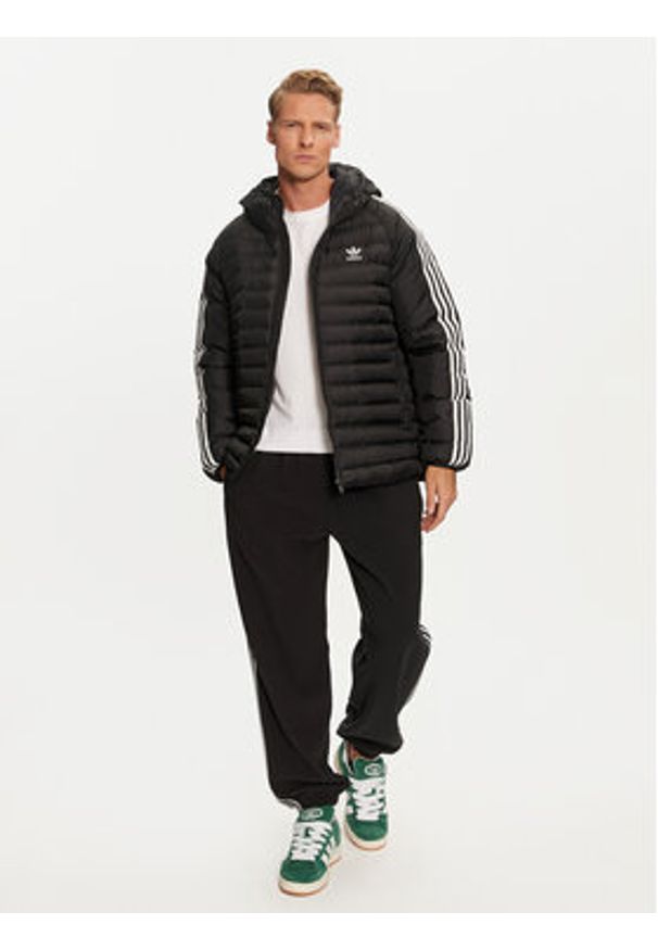 Adidas - adidas Kurtka zimowa IZ1842 Czarny Regular Fit. Kolor: czarny. Materiał: syntetyk. Sezon: zima