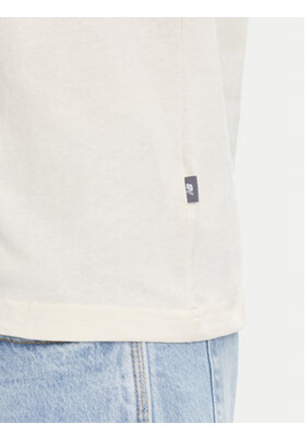 New Balance T-Shirt MT53916 Écru Regular Fit. Materiał: bawełna