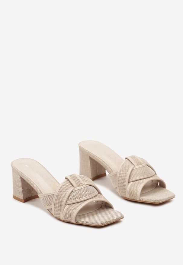 Renee - Beżowe Klapki na Powlekanym Słupku ze Splątanym Paskiem Aheloria. Kolor: beżowy. Sezon: lato. Obcas: na słupku. Wysokość obcasa: średni