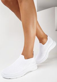 Born2be - Białe Wsuwane Buty Sportowe z Elastyczną Cholewką Rosillte. Zapięcie: bez zapięcia. Kolor: biały. Szerokość cholewki: normalna #2