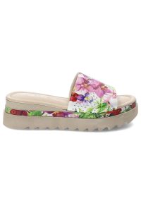 Kolorowe Klapki Venezia Wygodne Buty Damskie. Okazja: na co dzień, na spacer. Kolor: beżowy. Materiał: bawełna, skóra. Wzór: kolorowy. Sezon: lato. Styl: casual, elegancki, wakacyjny #4