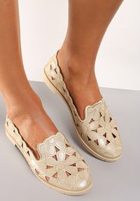 Renee - Złote Balerinki Acanophe. Wysokość cholewki: przed kostkę. Nosek buta: okrągły. Kolor: złoty. Szerokość cholewki: normalna. Wzór: ażurowy. Obcas: na obcasie. Wysokość obcasa: niski #1