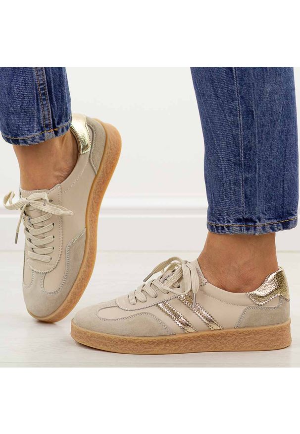 Beżowe skórzane półbuty damskie S.Barski 7059. Okazja: na co dzień. Zapięcie: sznurówki. Kolor: beżowy. Materiał: skóra. Szerokość cholewki: normalna. Sezon: wiosna, jesień, lato. Styl: casual, elegancki, klasyczny