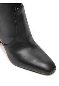 Guess Botki Caitte FLDCAT LEA10 Czarny. Kolor: czarny. Materiał: skóra