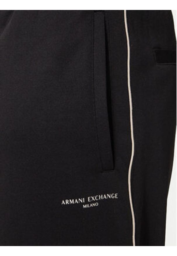 Armani Exchange Spodnie dresowe XM001358 AF16278 UC001 Czarny Regular Fit. Kolor: czarny. Materiał: syntetyk, bawełna