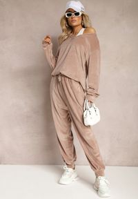 Renee - Beżowy Komplet Dresowy z Weluru Luźna Bluza z Dekoltem w V i Elastyczne Spodnie z Kieszeniami Esparkia. Kolor: beżowy. Materiał: welur, dresówka