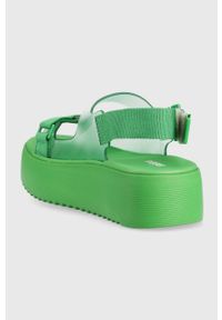 melissa - Melissa sandały MELISSA BRAVE PAPETE PLATFORM AD damskie kolor zielony na platformie M.33714.AH126. Zapięcie: rzepy. Kolor: zielony. Materiał: guma, kauczuk. Obcas: na platformie #5