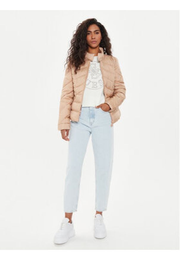 Guess Kurtka przejściowa Juliane W4YL39 WGAE2 Różowy Regular Fit. Kolor: różowy. Materiał: syntetyk