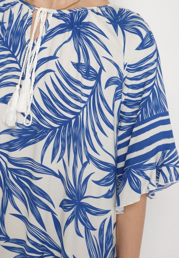 Born2be - Niebieska Sukienka o Pudełkowym Kroju z Wiązaniem przy Dekolcie w Roślinny Wzór Mirionela. Kolor: niebieski. Długość rękawa: krótki rękaw