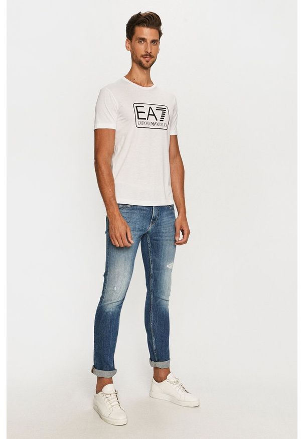 EA7 Emporio Armani - T-shirt. Okazja: na co dzień. Kolor: biały. Wzór: nadruk. Styl: casual