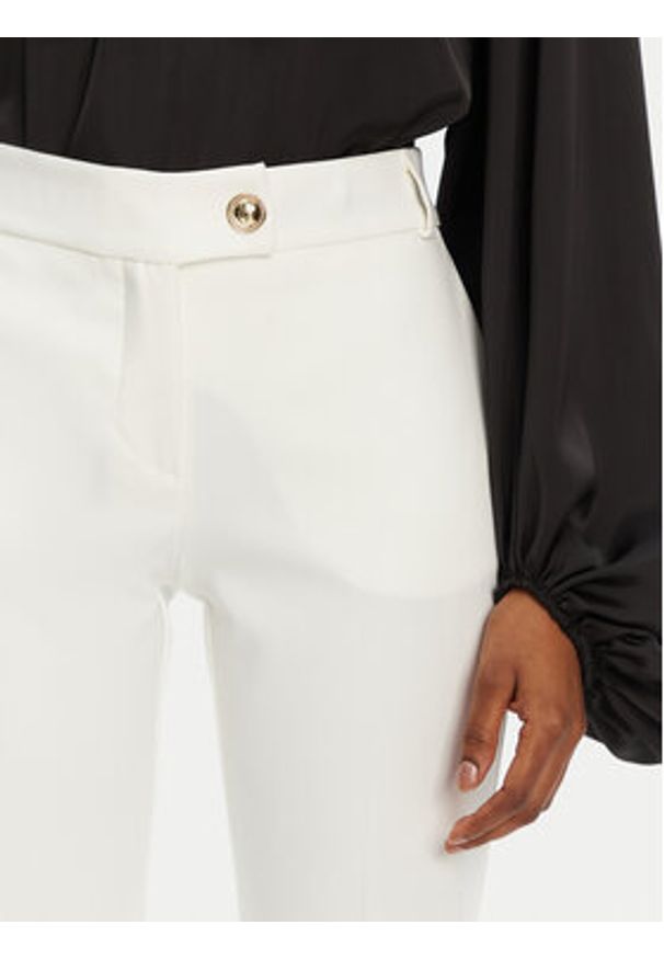 Rinascimento Spodnie materiałowe CFC0122741003 Biały Regular Fit. Kolor: biały. Materiał: syntetyk