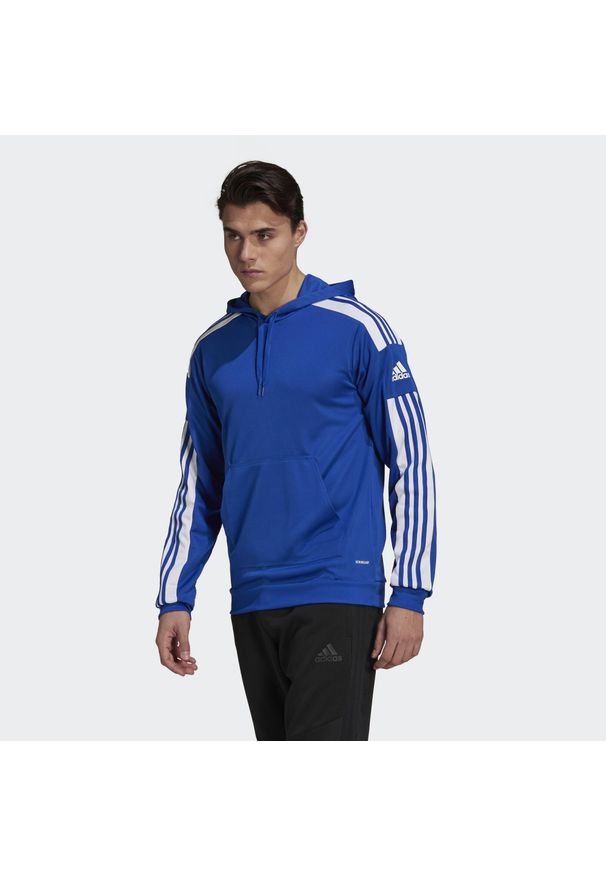 Adidas - Bluza męska adidas Squadra 21 Hoodie. Typ kołnierza: kaptur. Kolor: niebieski, wielokolorowy, biały. Sport: piłka nożna