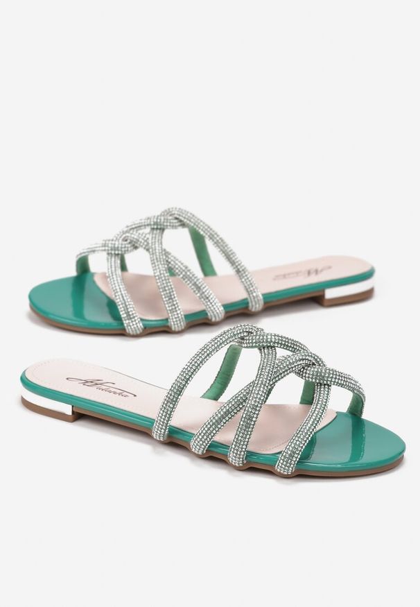Born2be - Zielone Klapki Gugunava. Kolor: zielony. Materiał: materiał. Wzór: aplikacja. Obcas: na obcasie. Styl: elegancki