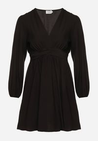 Born2be - Czarna Rozkloszowana Sukienka z Marszczeniem w Talii i Dekoltem w Serek Salindea. Okazja: na co dzień. Typ kołnierza: dekolt w serek. Kolekcja: plus size. Kolor: czarny. Długość rękawa: długi rękaw. Typ sukienki: dla puszystych. Styl: casual, elegancki #6
