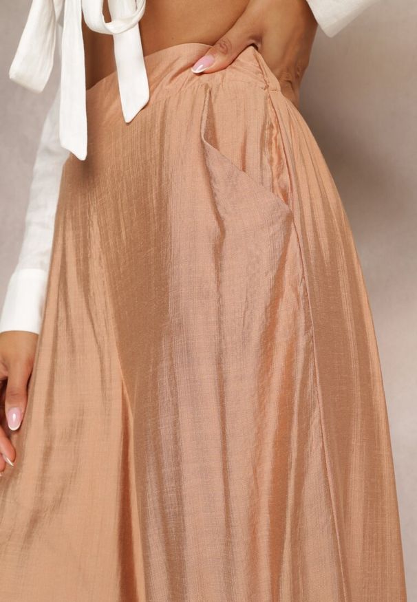 Renee - Beżowe Luźne Spodnie z Szeroką Nogawką i Kieszeniami Cordya. Kolor: beżowy. Długość: długie