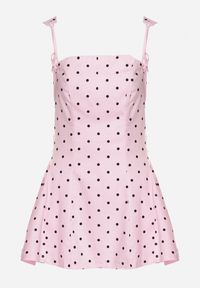 Born2be - Różowa Sukienka Vices w Grochy o Rozkloszowanym Kroju z Wiązaniem na Ramiączkach Saririse. Okazja: na wesele, na ślub cywilny. Typ kołnierza: dekolt gorset, dekolt kwadratowy. Kolor: różowy. Długość rękawa: na ramiączkach. Wzór: grochy. Typ sukienki: gorsetowe #5