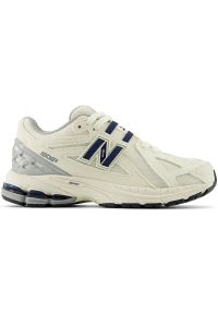 Buty dziecięce New Balance PC1906EU – beżowe. Kolor: beżowy. Materiał: materiał, syntetyk, guma. Szerokość cholewki: normalna