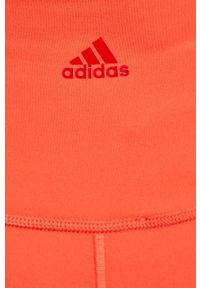 adidas Performance legginsy do jogi Studio kolor czerwony gładkie. Kolor: czerwony. Materiał: skóra, materiał. Wzór: gładki. Sport: joga i pilates #2