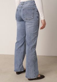 Born2be - Niebieskie Szerokie Jeansy z Regularnym Stanem z Bawełną i Domieszką Wiskozy Lairoe. Okazja: na co dzień, na spotkanie biznesowe, do pracy. Kolor: niebieski. Wzór: koronka. Styl: casual, biznesowy, elegancki, klasyczny #8
