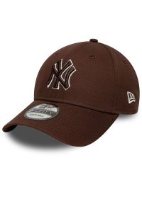 Czapka unisex New Era New York Yankees MLB Team Outline 9FORTY 60771714 - brązowa. Kolor: brązowy. Materiał: bawełna, materiał. Wzór: haft. Styl: casual, elegancki, klasyczny #1